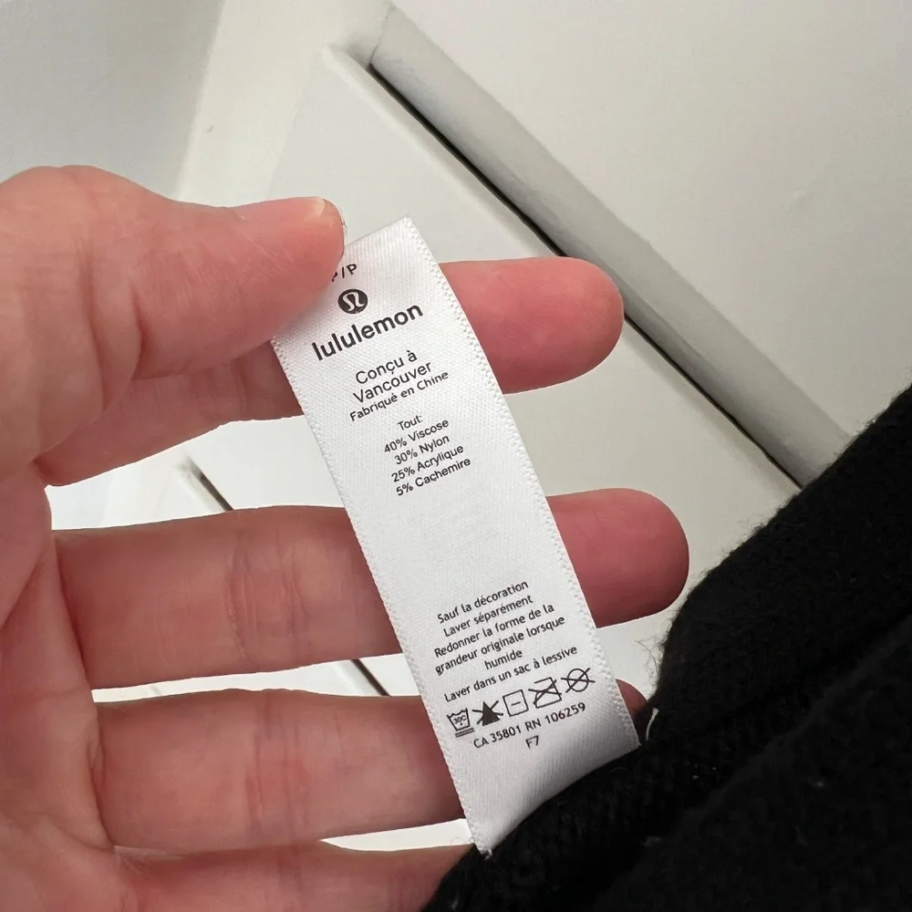 Lululemon Opened Up Poncho Black Cashmere Blend Hooded S
